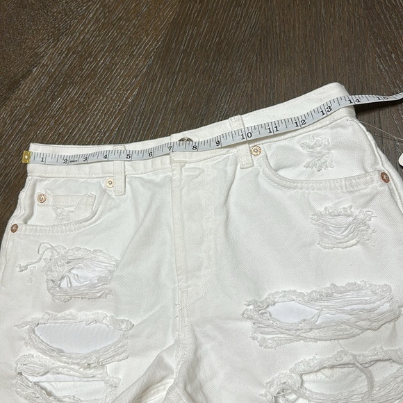 Free People We The Free Optic White Distressed 4” Shorts,‎ Women’s Size 24 - Picture 11 of 14